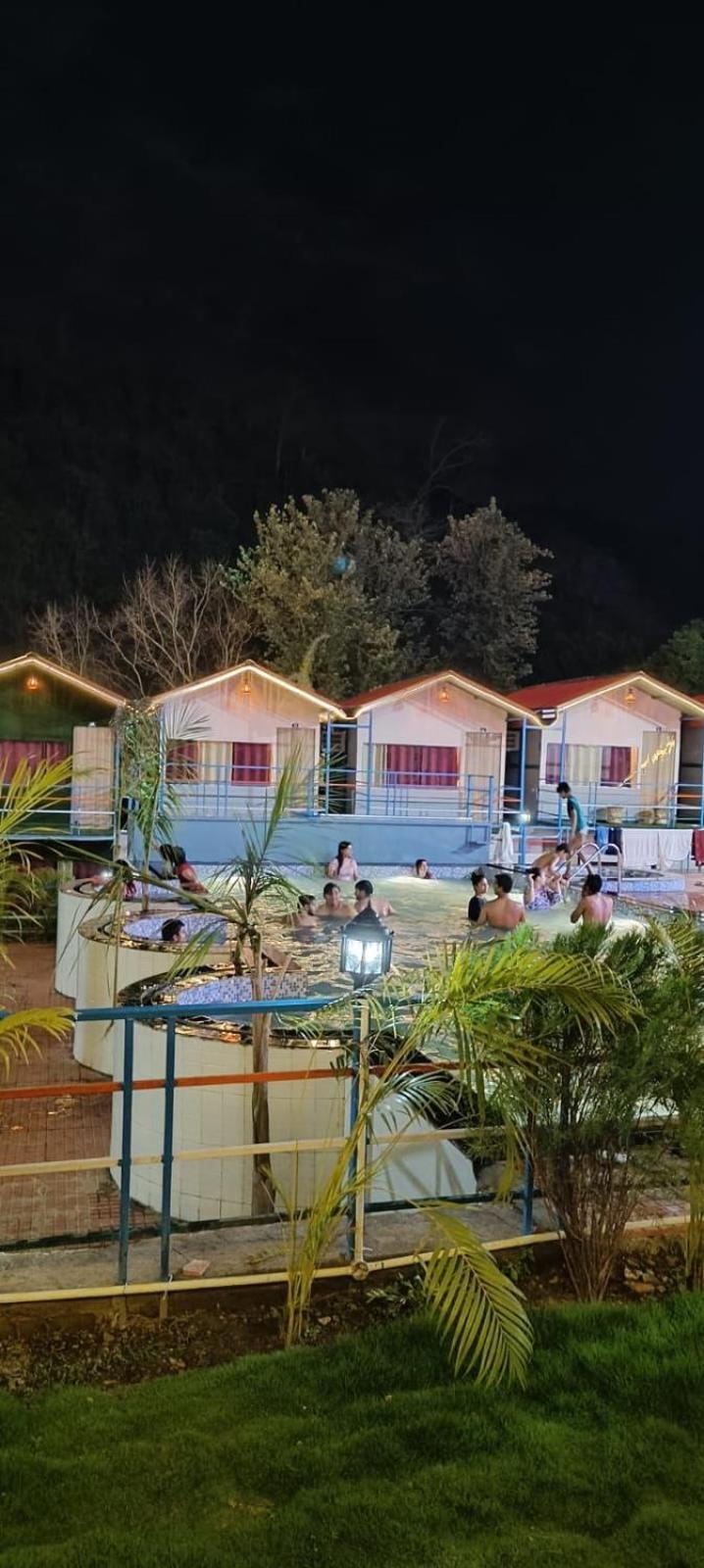 רישיקש Divine Ganga Resort מראה חיצוני תמונה